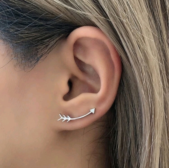 New! Tiny arrow earrings - Picture 5 of 8